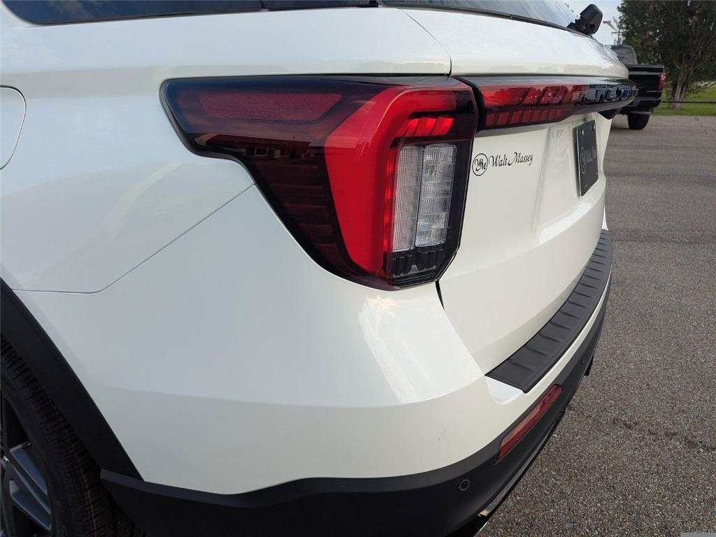 new 2025 Ford Explorer car, priced at $54,613