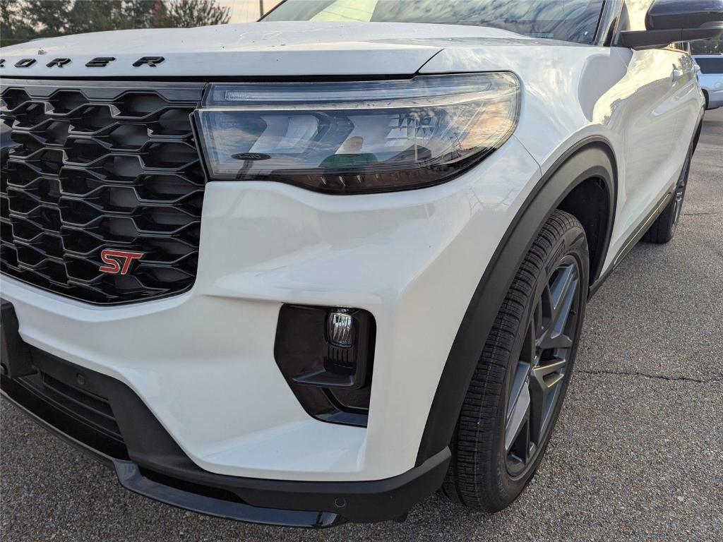 new 2025 Ford Explorer car, priced at $54,613