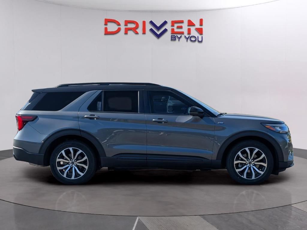 new 2025 Ford Explorer car, priced at $45,898