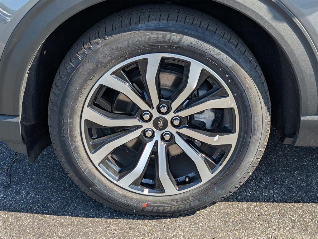 new 2025 Ford Explorer car, priced at $45,898