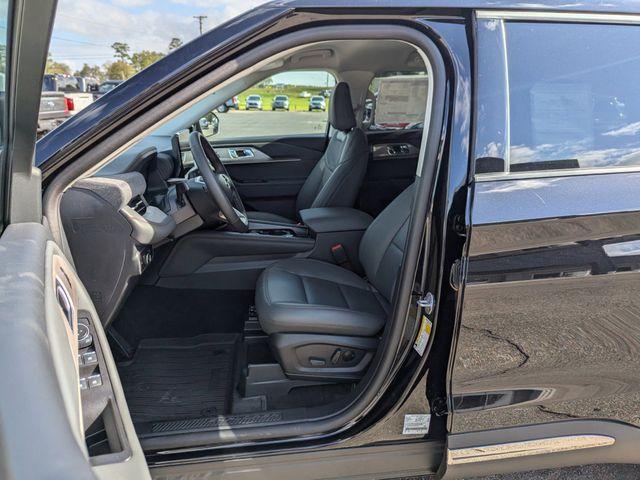 new 2025 Ford Explorer car, priced at $44,212