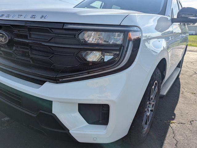 new 2025 Ford Expedition car, priced at $69,779