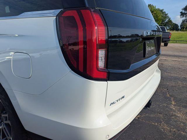 new 2025 Ford Expedition car, priced at $69,779