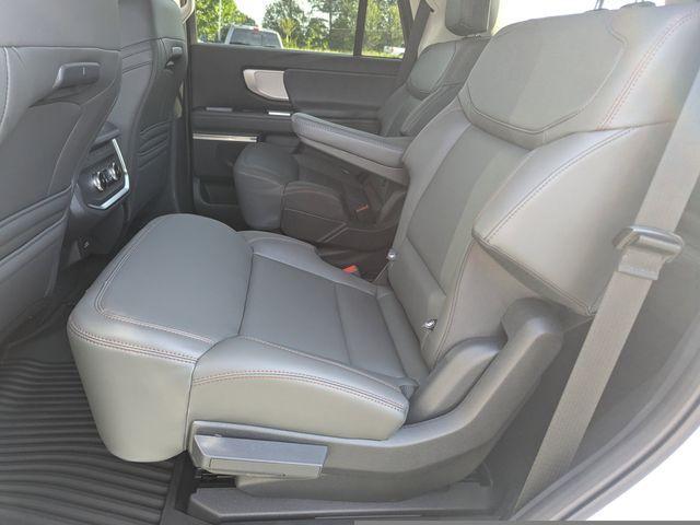new 2025 Ford Expedition car, priced at $69,779