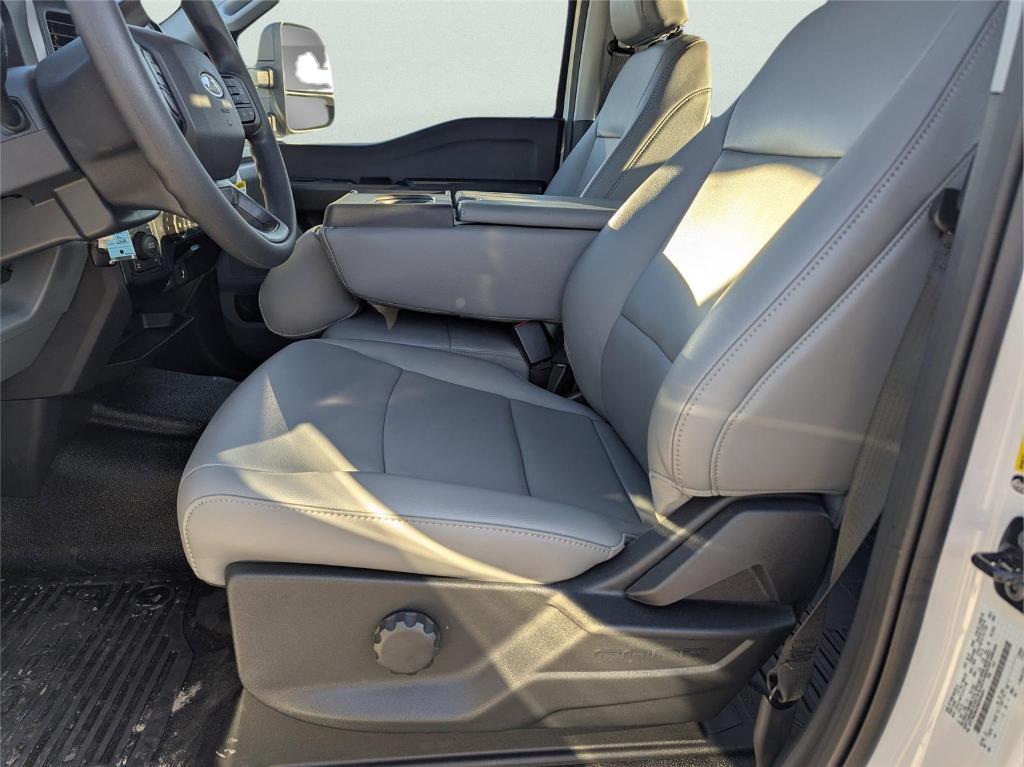 new 2025 Ford F-250 car, priced at $49,396