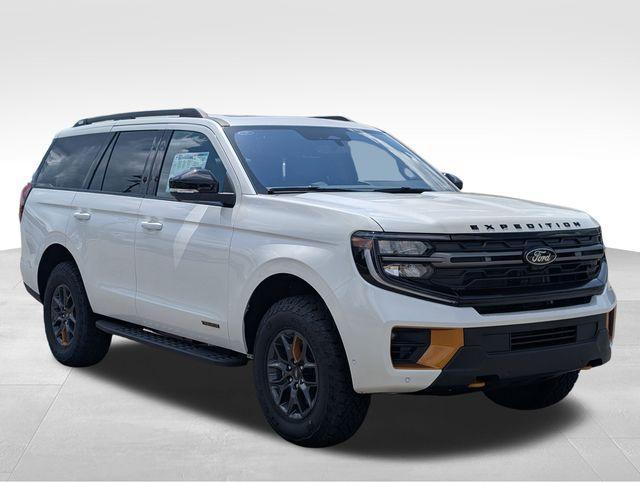 new 2025 Ford Expedition car, priced at $85,760