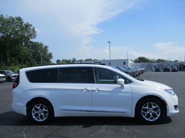 used 2017 Chrysler Pacifica car, priced at $13,865