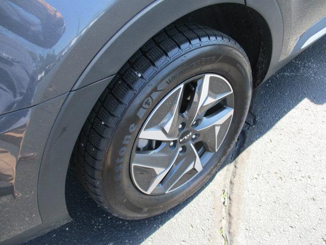 used 2022 Kia Sorento Hybrid car, priced at $26,814