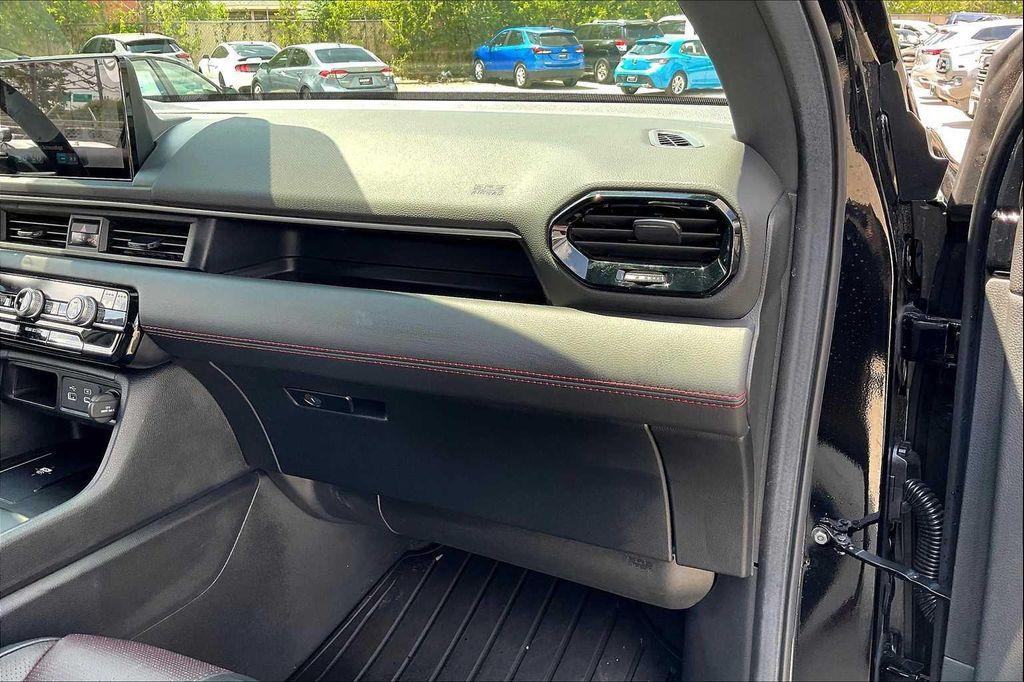 used 2025 Honda Pilot car, priced at $54,756