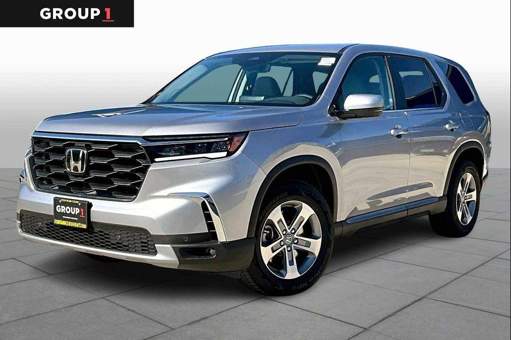 new 2025 Honda Pilot car, priced at $44,995