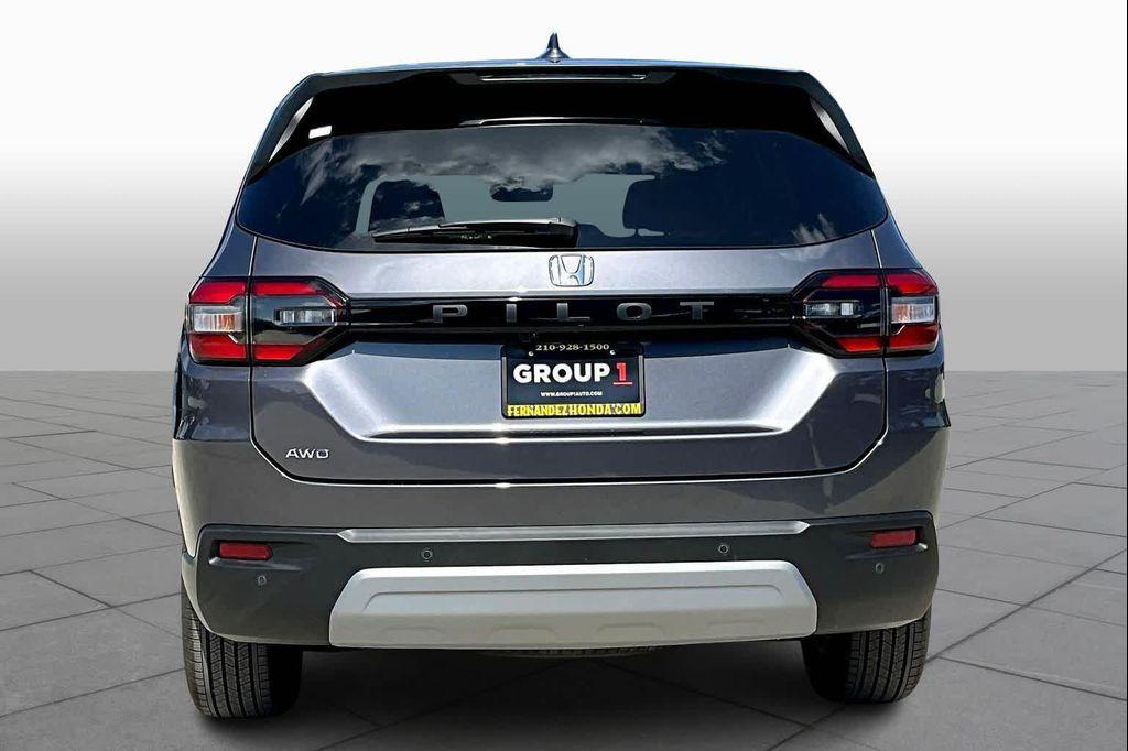 new 2025 Honda Pilot car, priced at $47,825