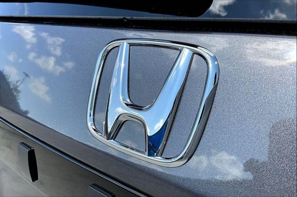new 2025 Honda Pilot car, priced at $47,825