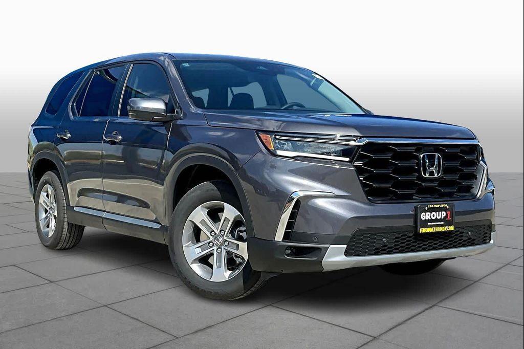 new 2025 Honda Pilot car, priced at $47,825