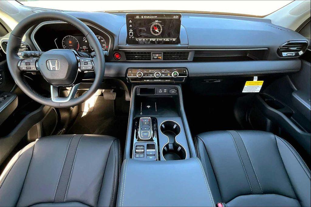new 2025 Honda Pilot car, priced at $44,750