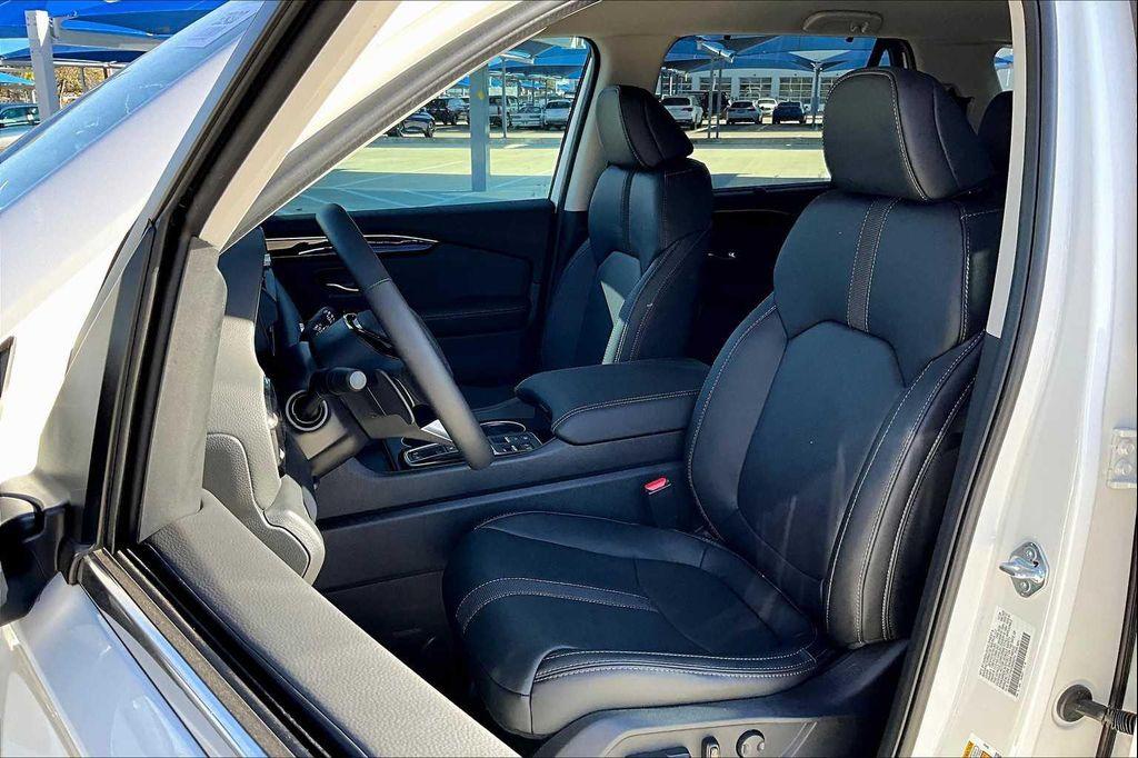 new 2025 Honda Pilot car, priced at $44,750