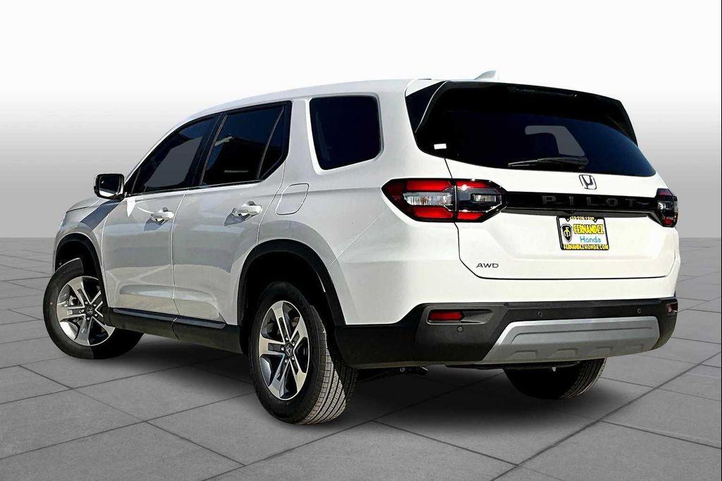 new 2025 Honda Pilot car, priced at $44,750