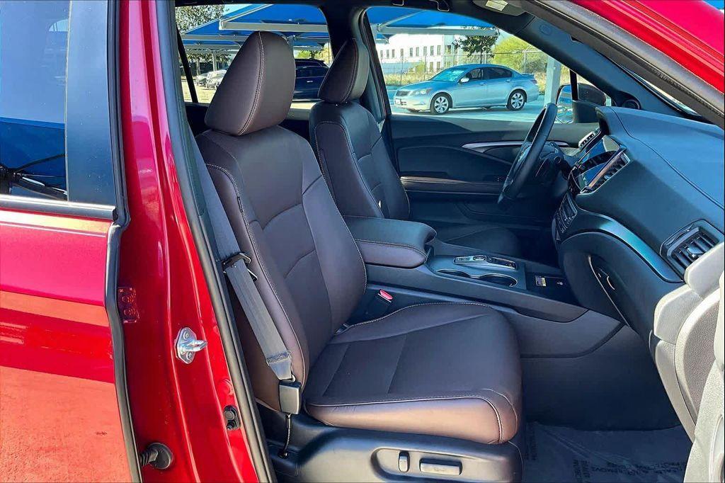 used 2025 Honda Passport car, priced at $38,480