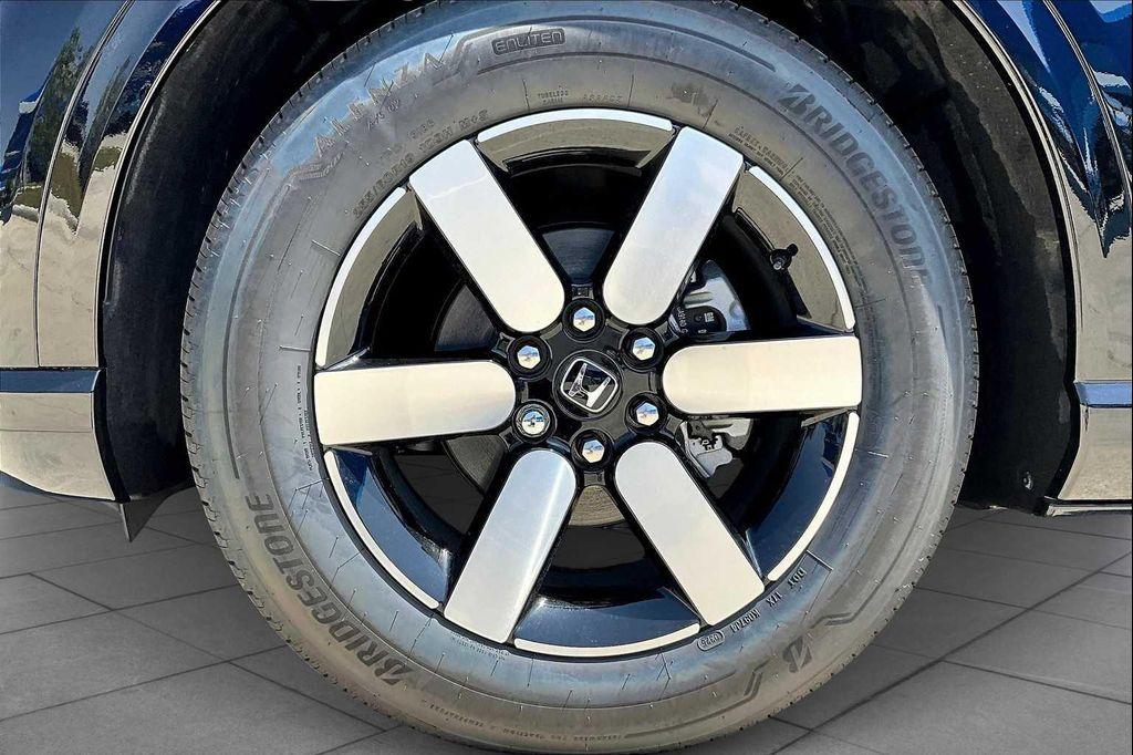 new 2025 Honda Prologue car, priced at $52,365