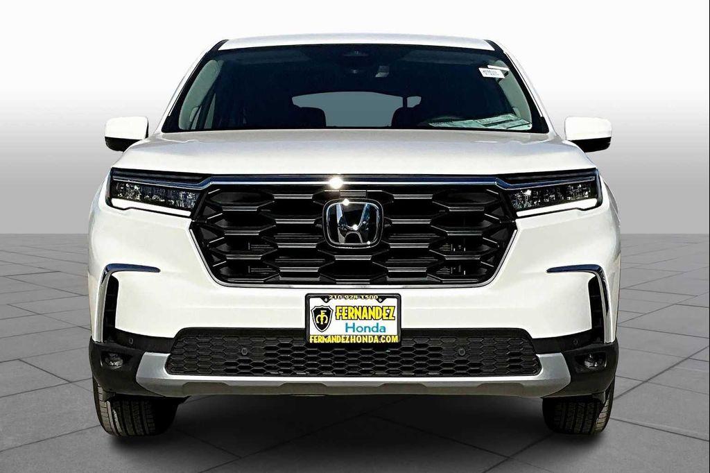 new 2025 Honda Pilot car, priced at $48,235