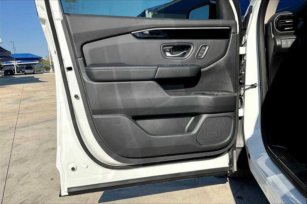 new 2025 Honda Pilot car, priced at $48,280