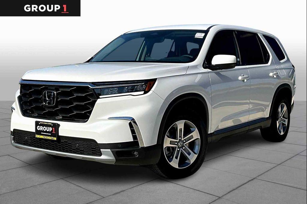new 2025 Honda Pilot car, priced at $48,280