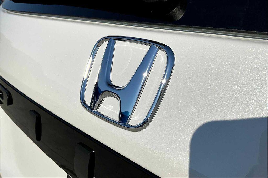 new 2025 Honda Pilot car, priced at $48,280