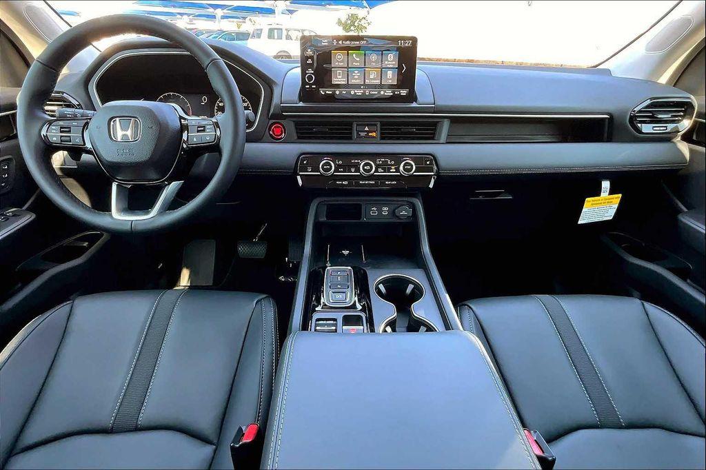 new 2025 Honda Pilot car, priced at $48,280