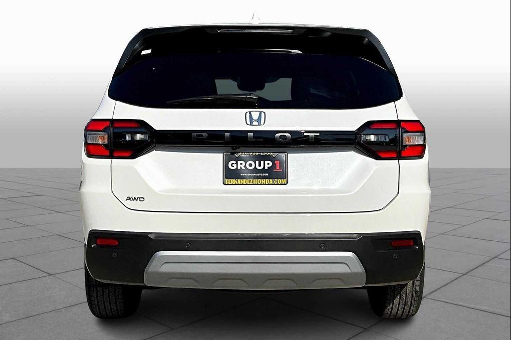 new 2025 Honda Pilot car, priced at $48,280