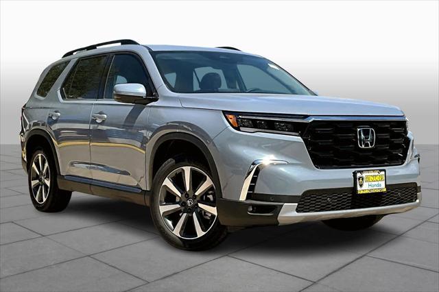 new 2025 Honda Pilot car, priced at $49,050