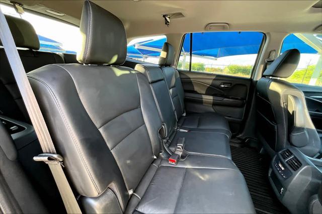 used 2022 Honda Pilot car, priced at $32,025