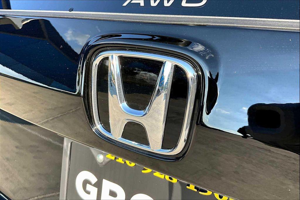 new 2026 Honda CR-V Hybrid car, priced at $41,675
