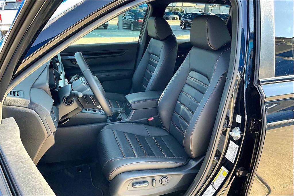 new 2026 Honda CR-V Hybrid car, priced at $41,675