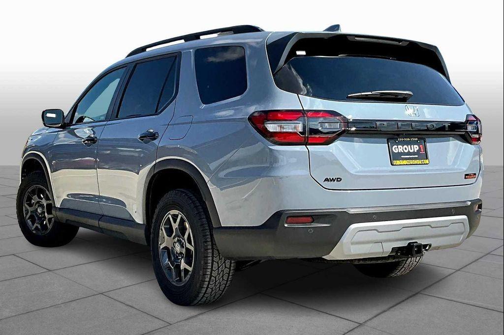 new 2025 Honda Pilot car, priced at $51,350