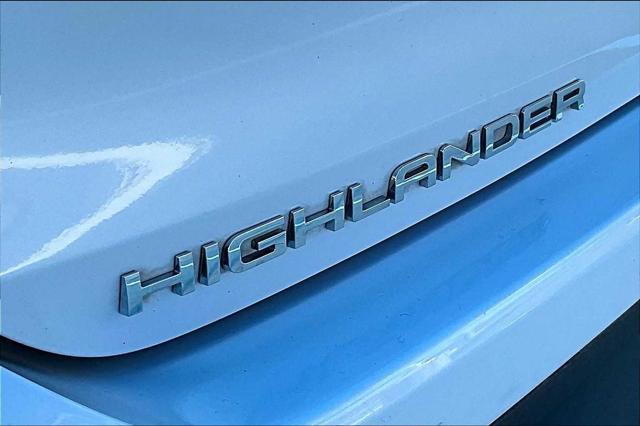 used 2022 Toyota Highlander Hybrid car, priced at $36,190