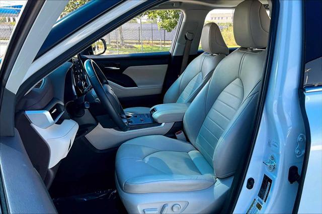 used 2022 Toyota Highlander Hybrid car, priced at $36,190