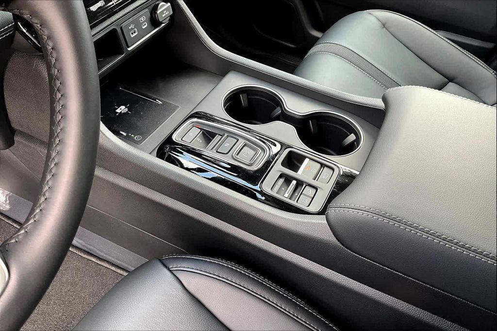 new 2025 Honda Pilot car, priced at $47,095