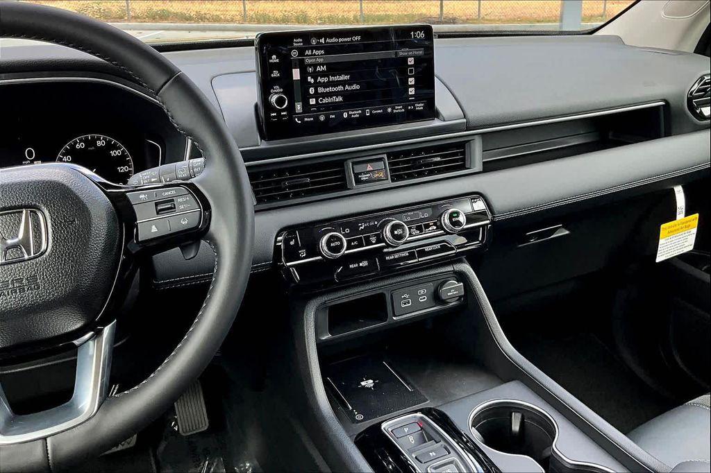 new 2025 Honda Pilot car, priced at $47,095