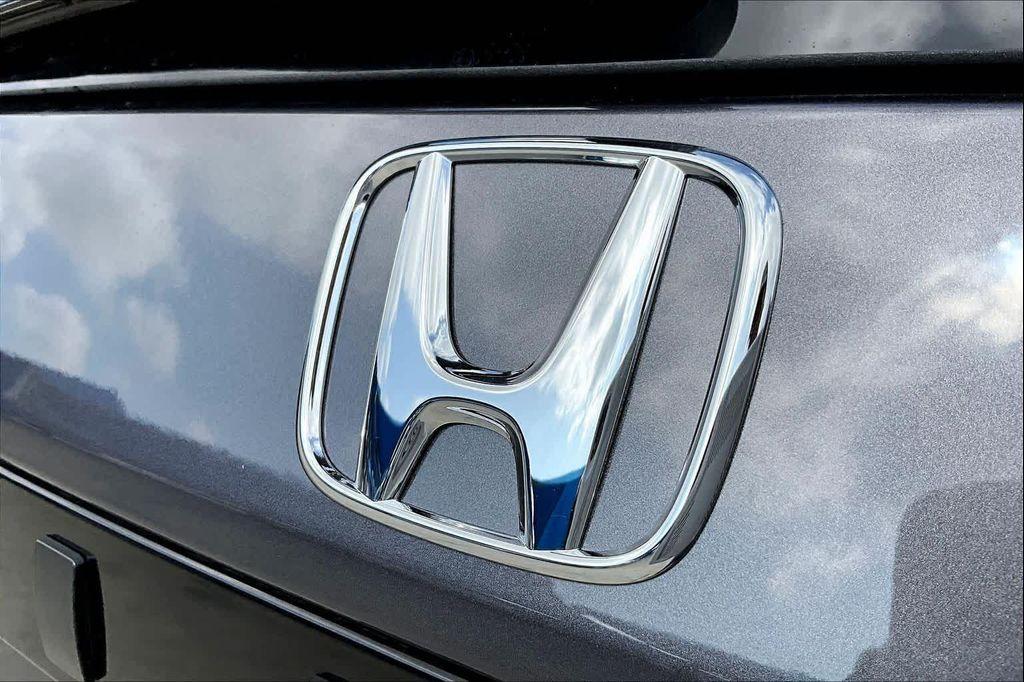 new 2025 Honda Pilot car, priced at $47,095