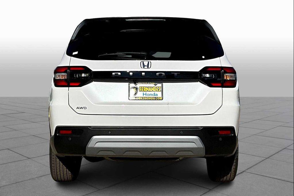 new 2025 Honda Pilot car, priced at $44,250