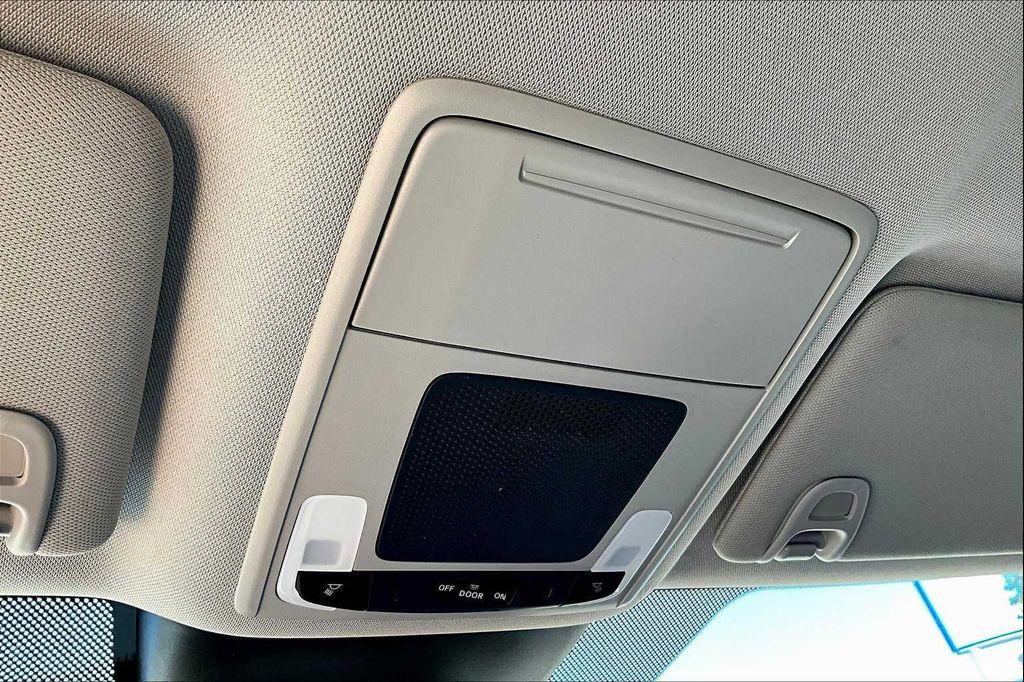new 2025 Honda Pilot car, priced at $44,250
