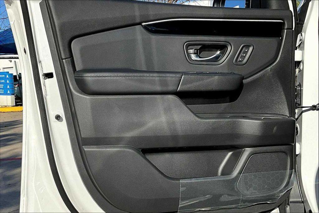 new 2025 Honda Pilot car, priced at $44,250