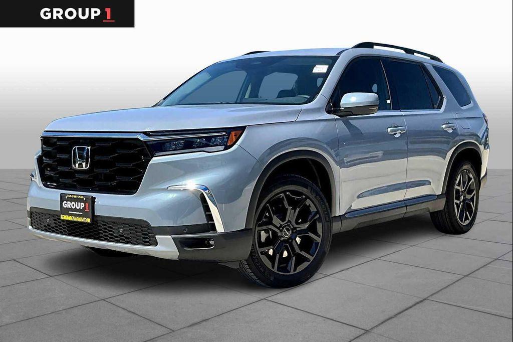 new 2025 Honda Pilot car, priced at $51,305