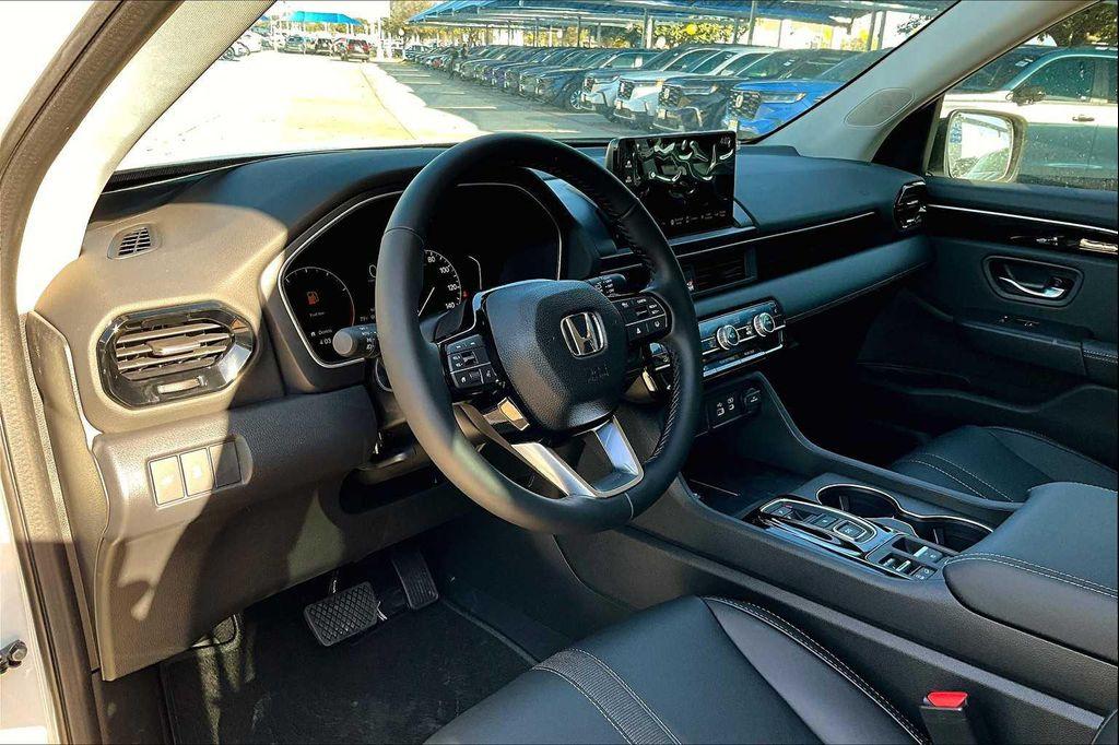new 2025 Honda Pilot car, priced at $46,484