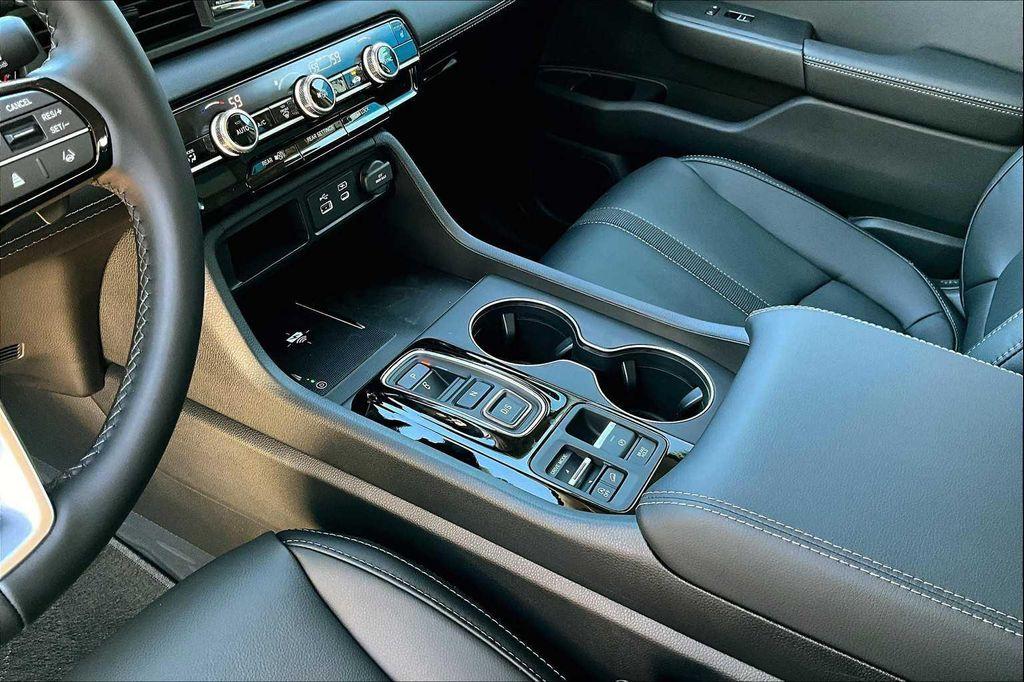 new 2025 Honda Pilot car, priced at $46,484