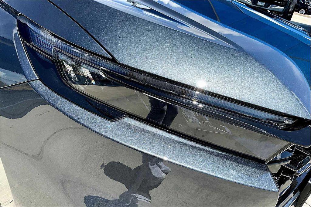 new 2026 Honda CR-V Hybrid car, priced at $37,025