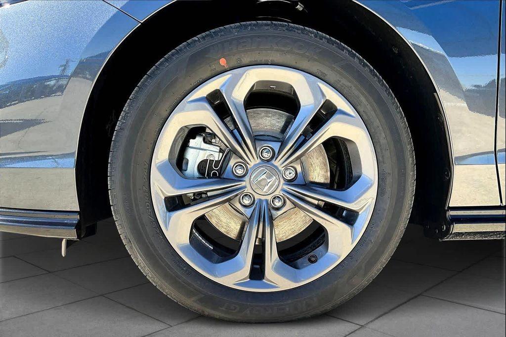 new 2025 Honda Accord Hybrid car, priced at $36,135