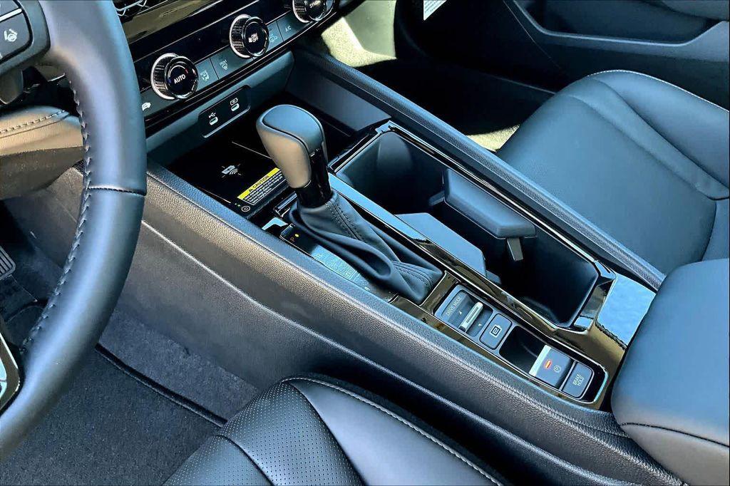 new 2025 Honda Accord Hybrid car, priced at $36,135