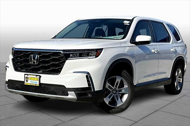 new 2025 Honda Pilot car, priced at $45,350