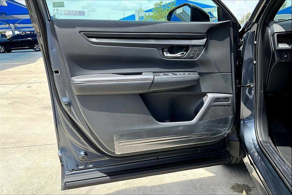 new 2026 Honda CR-V Hybrid car, priced at $41,675