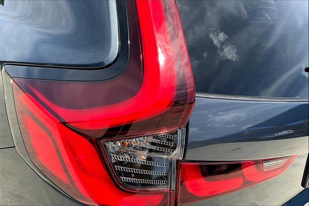 new 2026 Honda CR-V Hybrid car, priced at $41,675